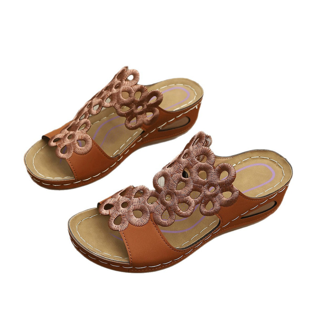 Damen Wedge-Sandalen mit elegantem Blumen-Design EB