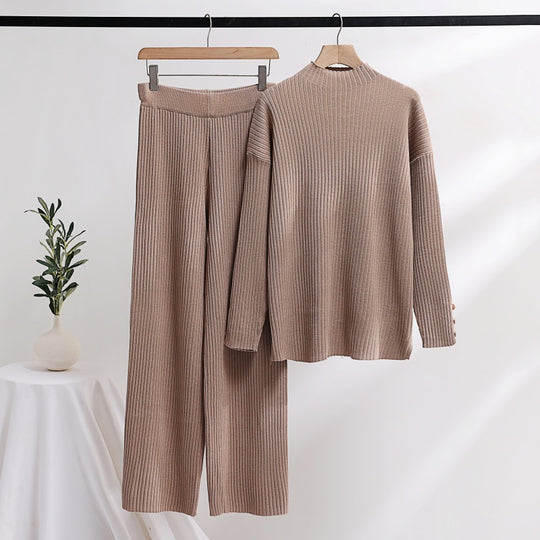 Damen lässiger Strickanzug mit Stehkragen und Knopfdetails EB