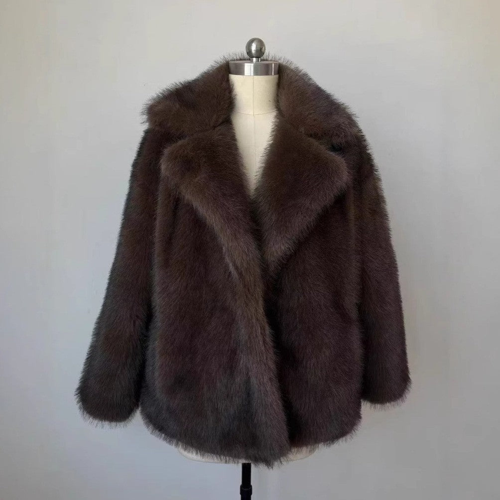 EB | Kunstpelzmantel - Luxuriöse Wärme mit Elegantem Design