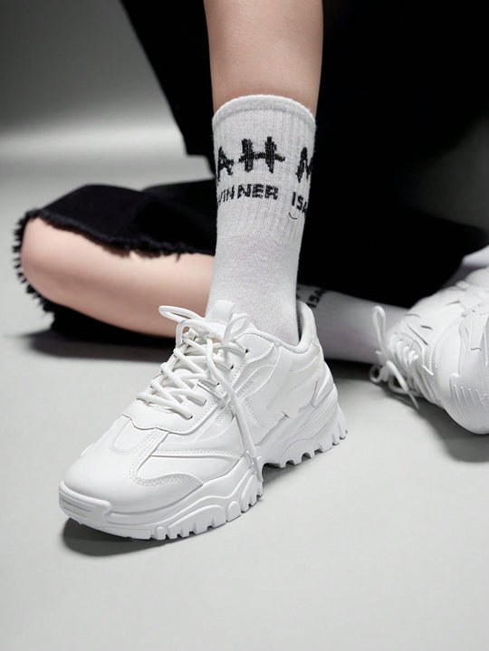 Plattform-Sneaker - Damensneaker mit dicker Sohle und Schnürsenkeln EB