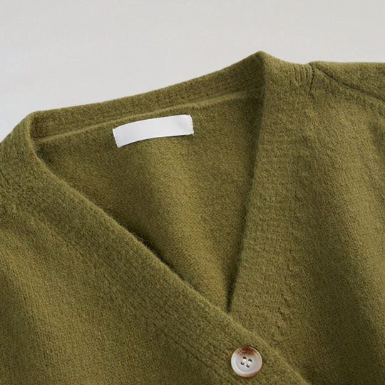 EB | Damen Wolljacke mit V-Ausschnitt und Knopfverschluss