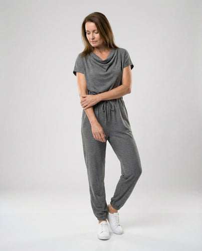 Damen lässiger Jumpsuit mit dezentem Kragen und bequemen Gummizug EB
