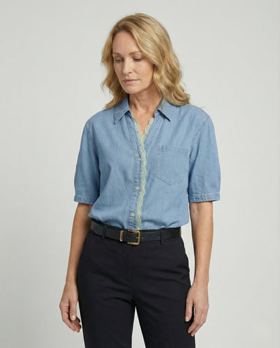 Damen Denim-Bluse mit Spitzenakzenten