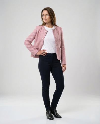Elegante Bouclé-Kurzjacke mit Perlenbesatz und Schmuckknöpfen EB