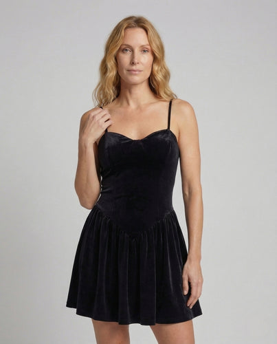 Damen Samt Minikleid Herz Ausschnitt Spaghettiträger