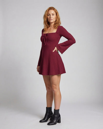 Damen Rippstrickminikleid Trompetenärmel Quadrat-Ausschnitt