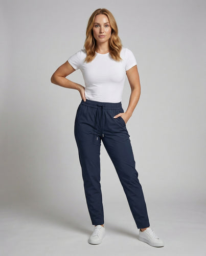 Damen ausgestellte Hose mit diagonalen Nähten