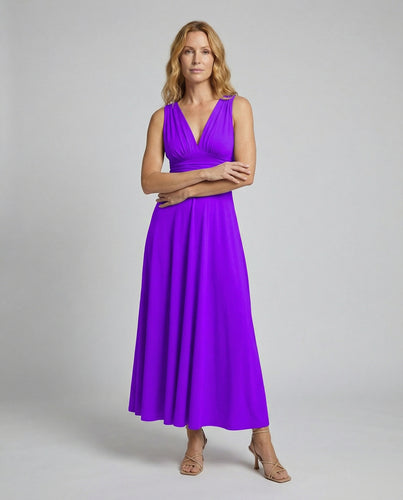 Damen schwingendes Abendkleid mit geraffter Brust