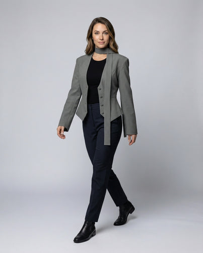 Damen nan eleganter Blazer mit integrierter Weste, konturierter Silhouette und Schluppe EB