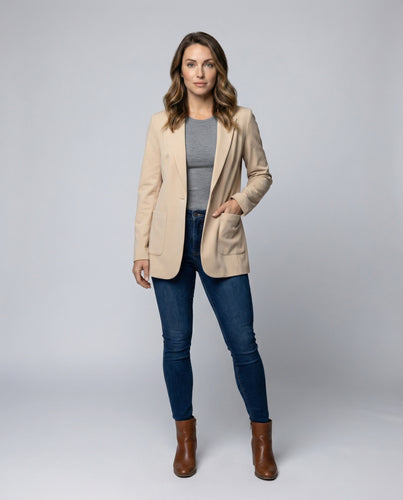Damen nan eleganter Longblazer mit verlängerter Silhouette schmaler Schulterlinie und Pattentaschen EB