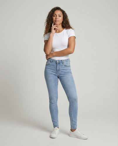 Damen nan eng anliegende Stretch-Jeans mit mittelhohem Bund, elastischer Denim-Qualität und knöchellanger Passform EB