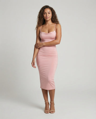Damen nan eng anliegendes Satin-Midikleid mit Wasserfall-Ausschnitt und feinen Spaghettiträgern EB