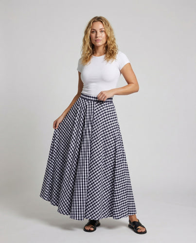 Damen nan gerafftes Maxi-Kleid mit Stufenvolant, feinen Spaghettiträgern und Punkte-Print EB
