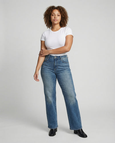 Damen nan hochgeschnittene Jeans mit weitem ausgestelltem Bein und klassischem Taschenaufbau, authentischer Waschung EB