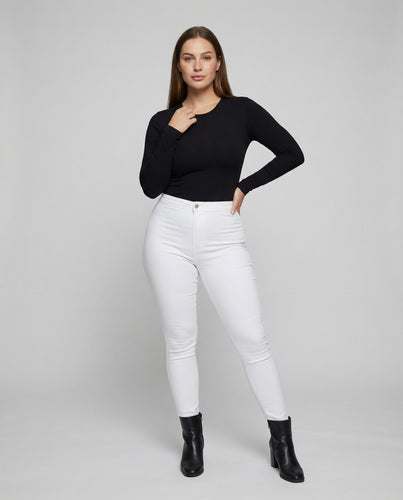Damen nan hochgeschnittene Stretch-Jeanshose mit schmalem Beinverlauf, formendem Komfortbund und aufgesetzten Gesäßtaschen EB