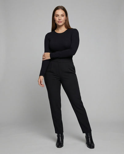 Damen nan hochgeschnittene Taillenhose mit verdecktem Komfortbund, vorn gelegten Bundfalten und schmaler Knöchelpassform EB