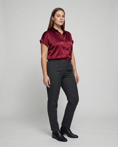 Damen nan kurzärmeliges Hemdshirt aus leichter Viskose mit Kentkragen, umgeschlagenen Ärmelabschlüssen und leger-kastiger Silhouette EB