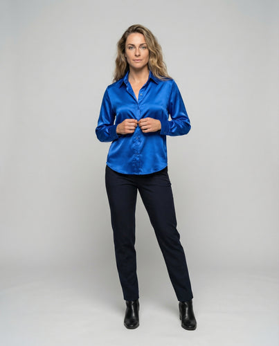 Damen nan luxuriöse Satin-Hemdbluse in Seidenoptik mit klassischem Hemdkragen, kastiger Oversize-Passform und seitlichen Schlitzen EB