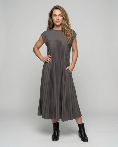 Damen nan plissiertes Maxikleid mit kurzen Ärmeln, A-Linien-Schnitt und Seitentaschen EB