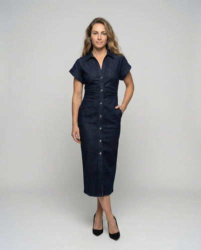 Damen nan schlankes Hemdkleid in Jeansoptik mit durchgehender Knopfleiste und taillierter Raffung EB