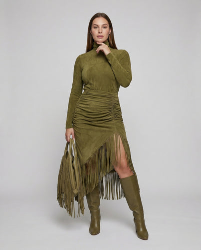 Damen nan tailliertes Midikleid aus weichem Velours mit Rollkragen, seitlicher Raffung, hohem Beinschlitz und Fransen-Saum EB