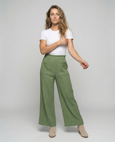 Damen nan weite Culottehose in Knitteroptik mit hohem Smokbund und großen aufgesetzten Taschen EB