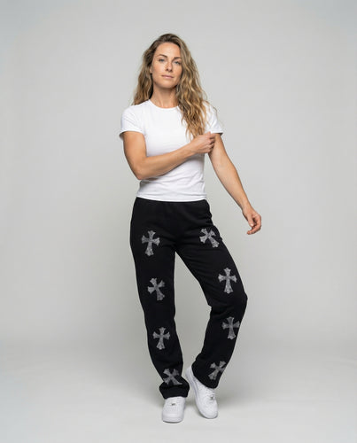 Damen nan weite Streetwear-Hose mit allover Kreuz-Applikationen und geradem Bein EB