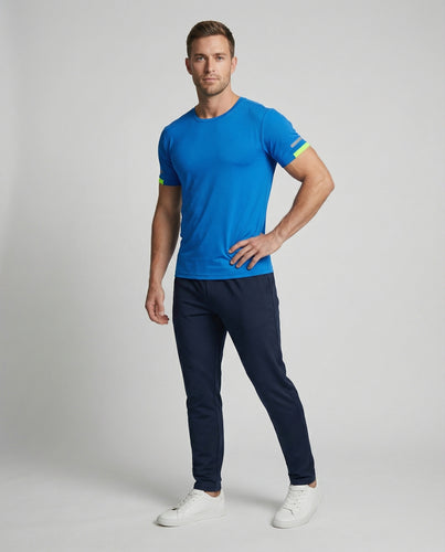 Herren nan athletisches Sportshirt aus strukturierter Mikrofaser mit Rundhalsausschnitt und figurnaher Passform EB
