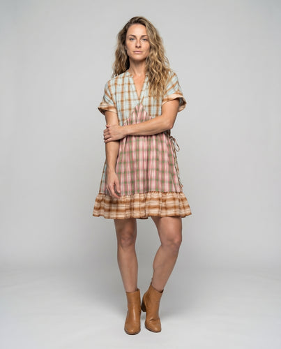 Damen ausgeschnittenes Fließendes Kleid mit lässigem Stil und Farbenmix