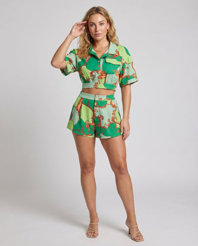 Damen Crop-Top und Short-Set mit modischem Muster