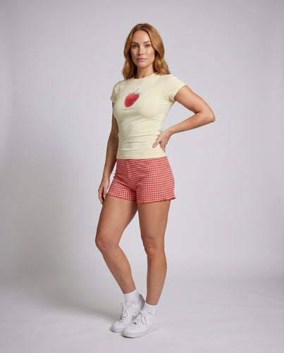 Damen figurbetontes T-Shirt mit Erdbeer-Motiv