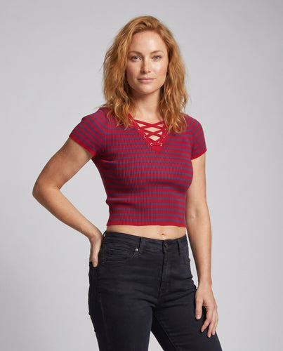 Damen kurzärmliges Crop-Top mit atmungsaktivem Schnürdesign
