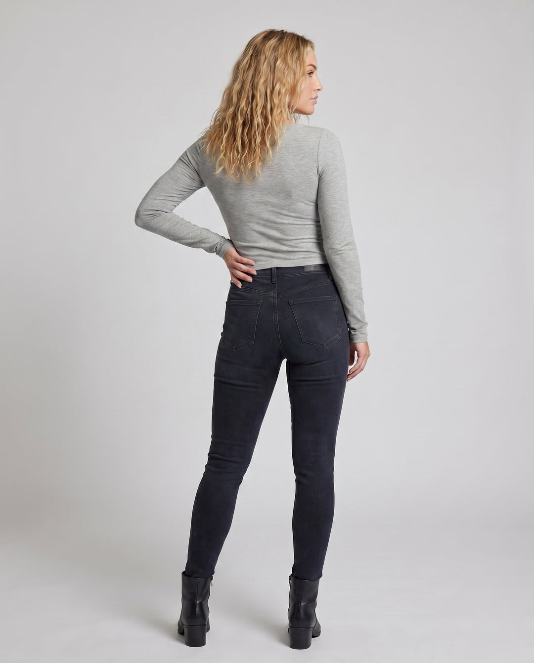 Product 15606921888074 - back_view