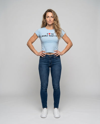 Damen lässiges Crop-Top mit kreativem Schriftzug