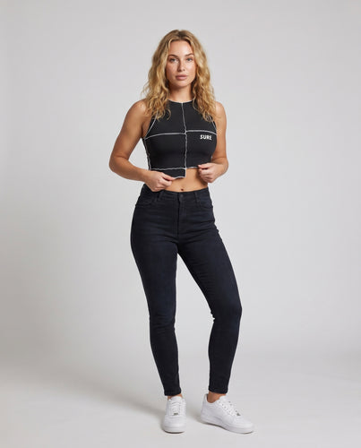 Damen modernes Crop-Top mit kreativer Nahtstruktur