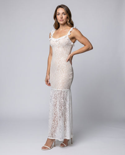 Damen Kleid aus zarter Spitze mit verspieltem Volant und figurumspielendem Schnitt EB