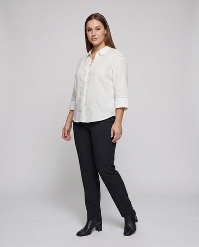 Damen Leinenbluse mit feinen Stickereien und weitem Schnitt