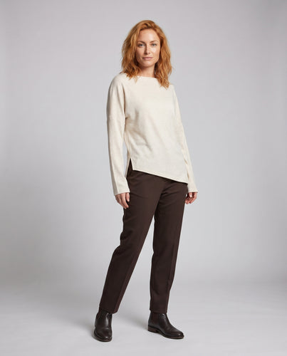 Damen lockeres Langarm-Shirt mit asymmetrischem Saum und weit geschnittenen Ärmeln