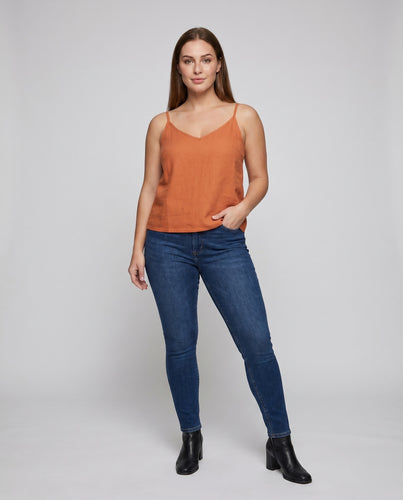 Damen luftiges Trägeroberteil aus hochwertigem Leinen mit minimalistischer Silhouette