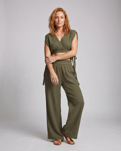 Damen luftiges Zwei-Teiler Outfit mit wickelbarem Oberteil und weiter Hose