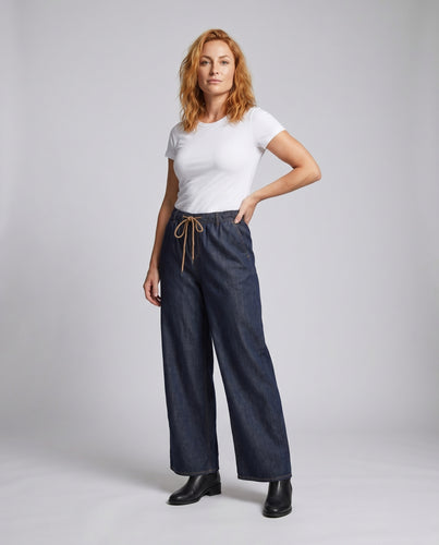 Damen Bequeme Denim-Hosen mit elastischem Bund und einem dekorativen Kordelzug EB