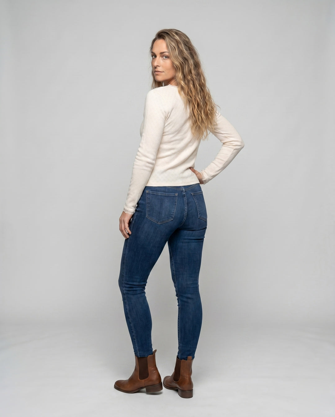 Product 15613776265546 - back_view
