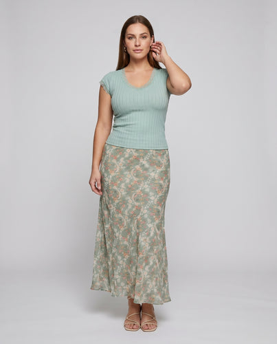 Damen lässiges Ensemble mit floralem Rock und hochwertigem Oberteil EB
