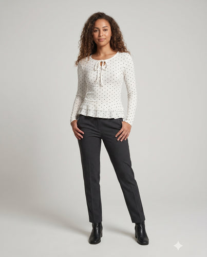 Damen Langarmshirt mit verspieltem Punkten und Rüschensaum EB