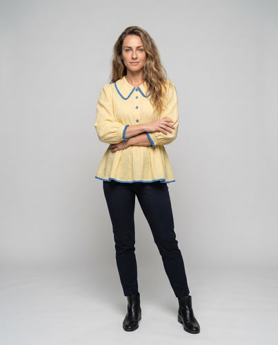 Damen Bluse mit tailliertem Schnitt und voluminösen Ärmeln EB