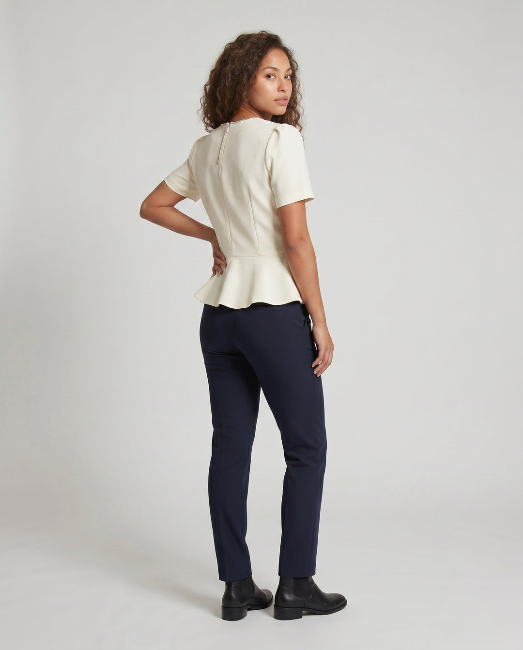 Product 15616784171338 - back_view