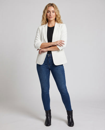 Damen Eleganter Blazer mit hautfreundlichem Material und aufregendem Schnitt EB