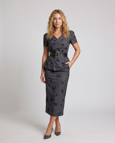 Damen Elegantes Wickelkleid mit Taillengürtel und modischem Design EB