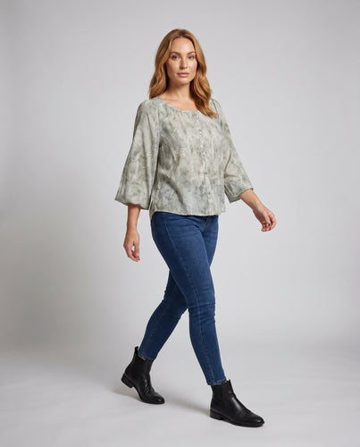 Damen Luftige Bluse mit halbtransparenten Ärmeln und feinem Muster EB