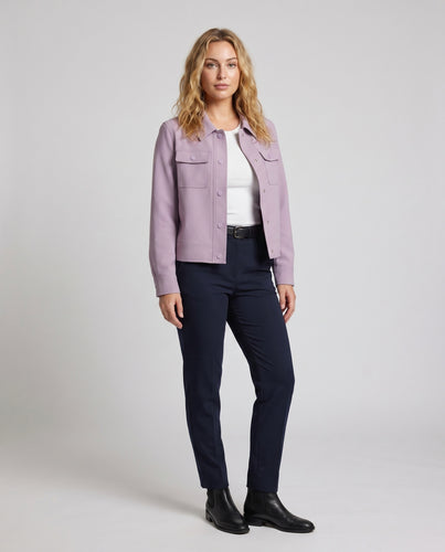 Damen Modische Kurzjacke mit praktischen Taschen und Knopfdetails EB